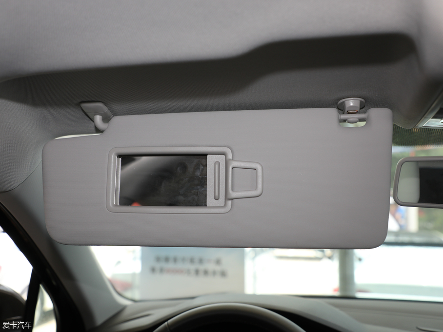 2018;^L 330TSI (q)m