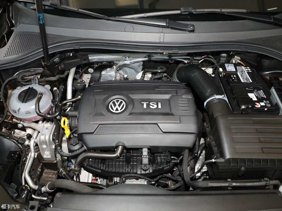 2018��;�^L 330TSI ������m��