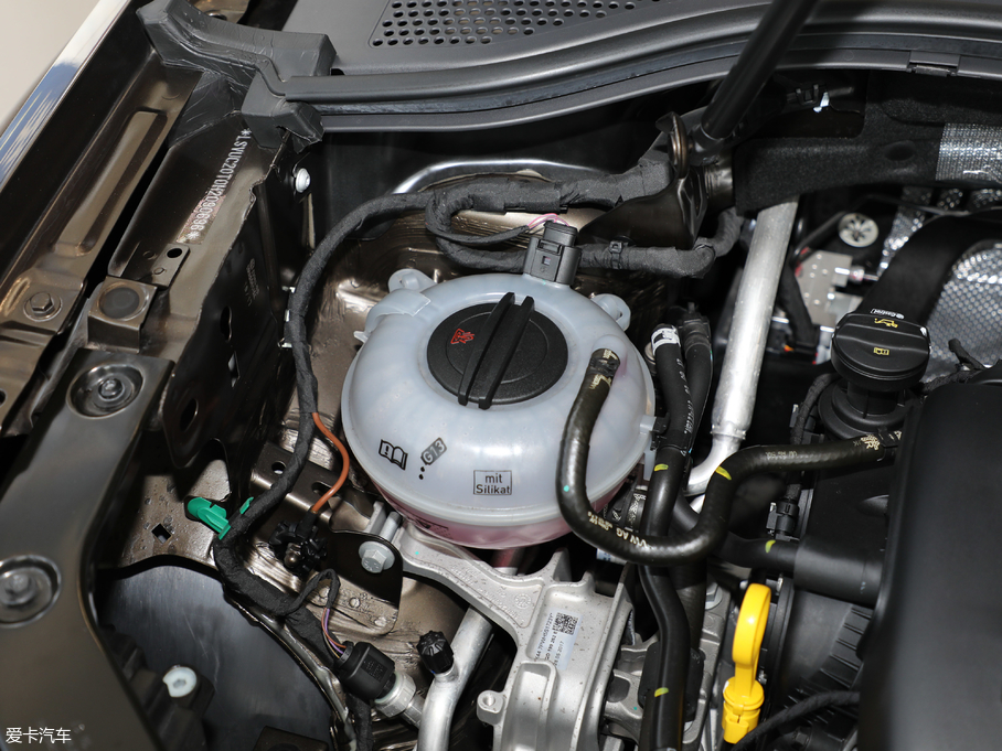 2018��;�^L 330TSI ������m��