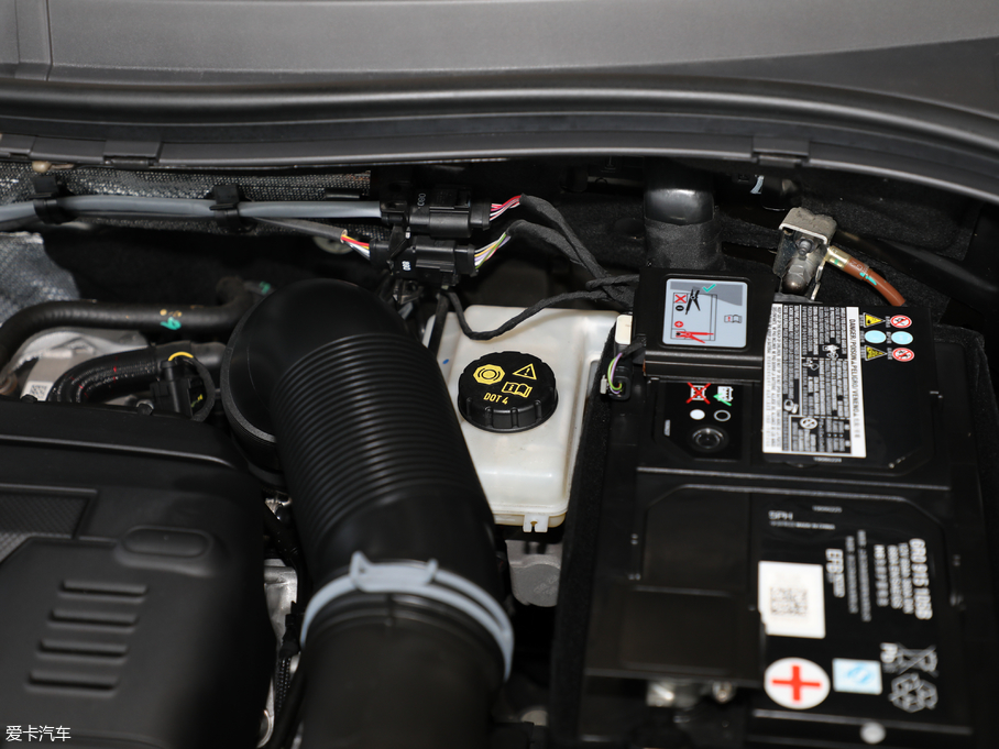 2018;^L 330TSI (q)m