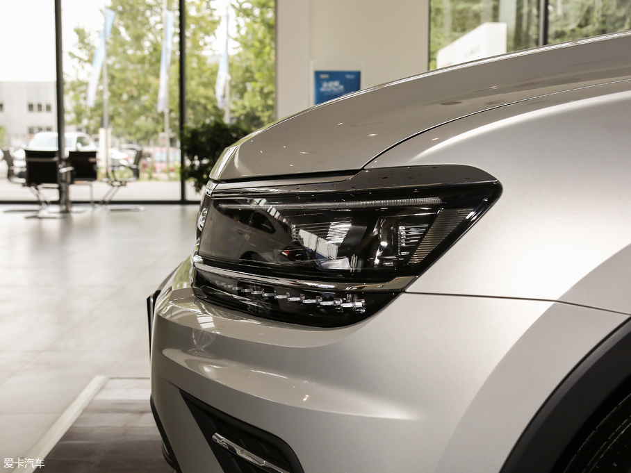 2018��;�^L �Ŀ� 380TSI �����A��