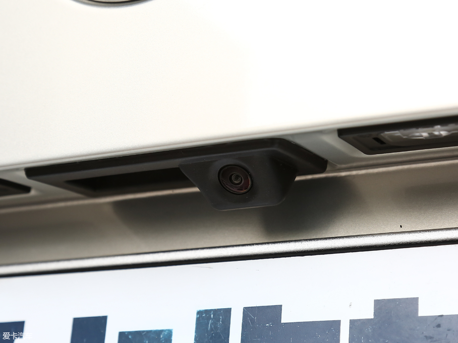 2018;^L Ŀ 380TSI A