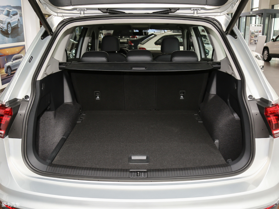 2018;^L Ŀ 380TSI A