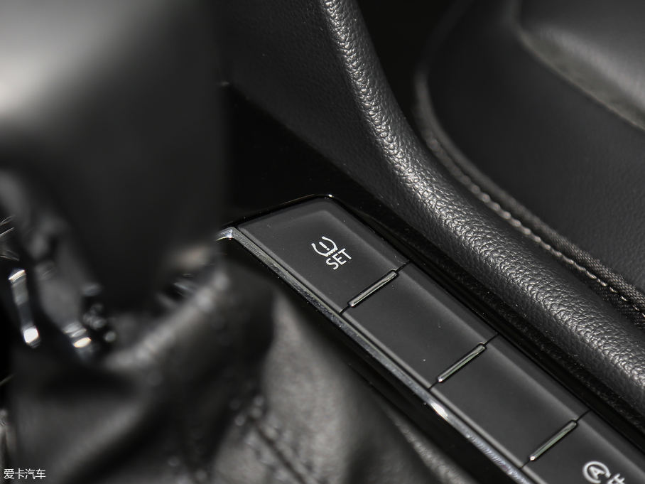 2018;^L Ŀ 380TSI (q)A