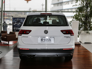 2018款330TSI 两驱舒适版 正后	