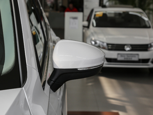 2018款330TSI 两驱舒适版 后视镜