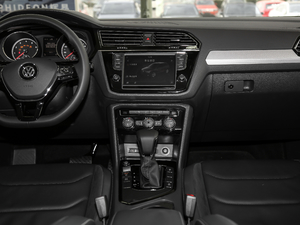 2018款330TSI 两驱舒适版 中控台