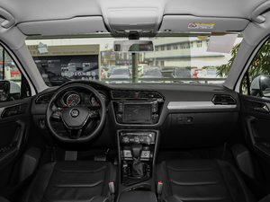 2018款330TSI 两驱舒适版 内饰全景