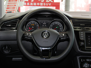 2018款330TSI 两驱旗舰版 方向盘