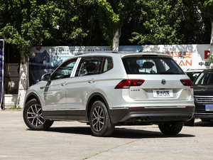 2018款280TSI 两驱舒适版 左后45度