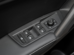 2018款280TSI 两驱舒适版 主驾车窗控制区	