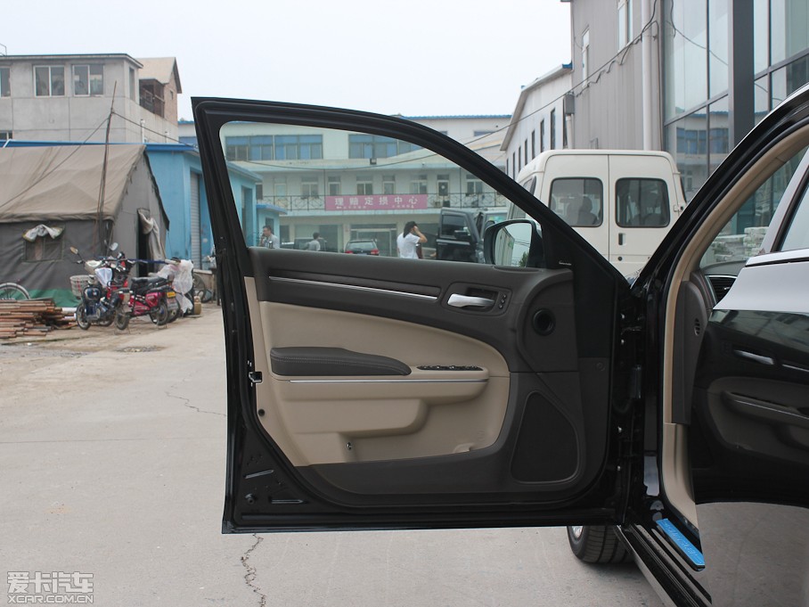 2012R˹300C(M) 3.6L A