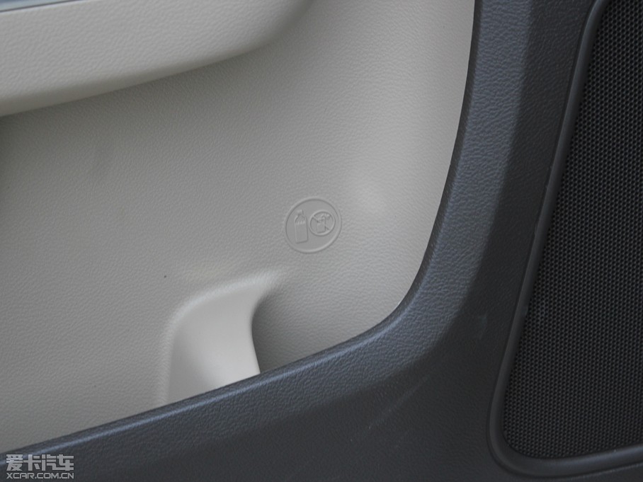 2012R˹300C(M(jn)) 3.6L A