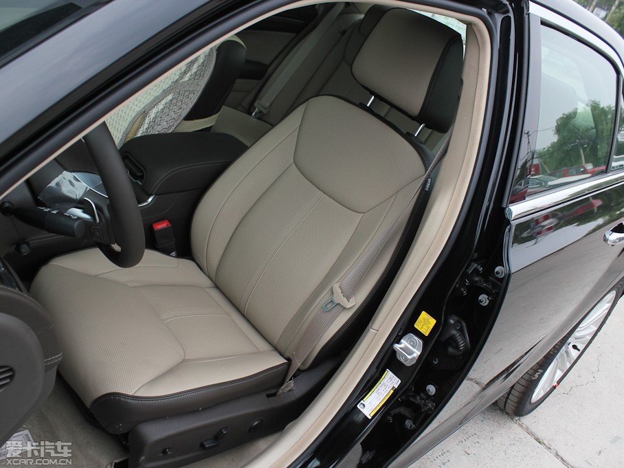 2012R˹300C(M(jn)) 3.6L A