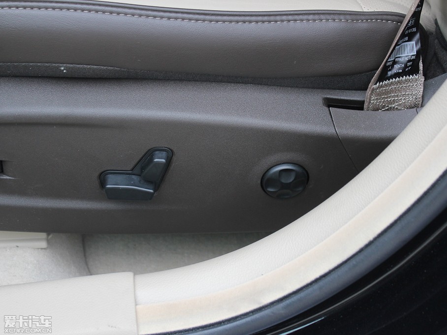 2012R˹300C(M(jn)) 3.6L A