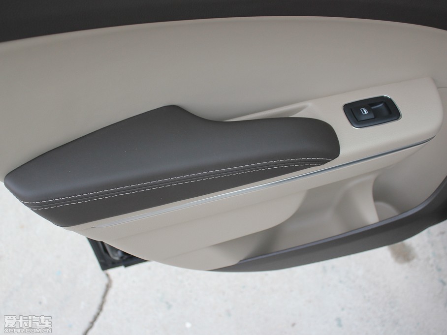 2012R˹300C(M) 3.6L A