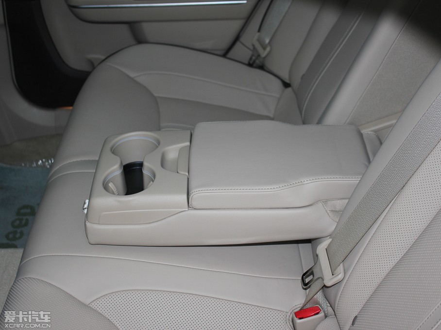 2012R˹300C(M(jn)) 3.6L A