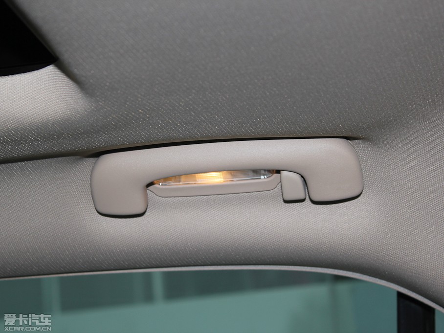 2012R˹300C(M(jn)) 3.6L A