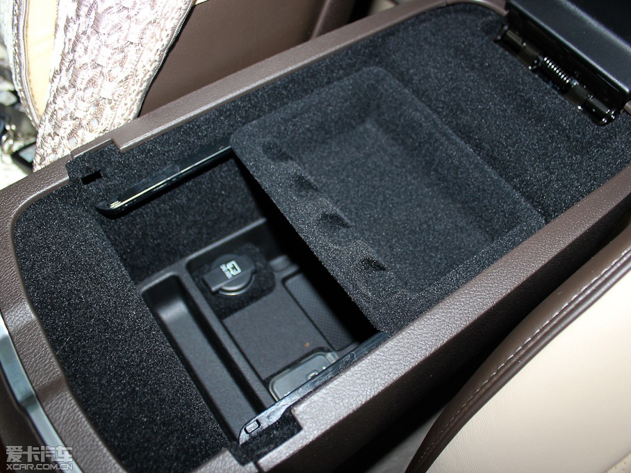 2012R˹300C(M(jn)) 3.6L A