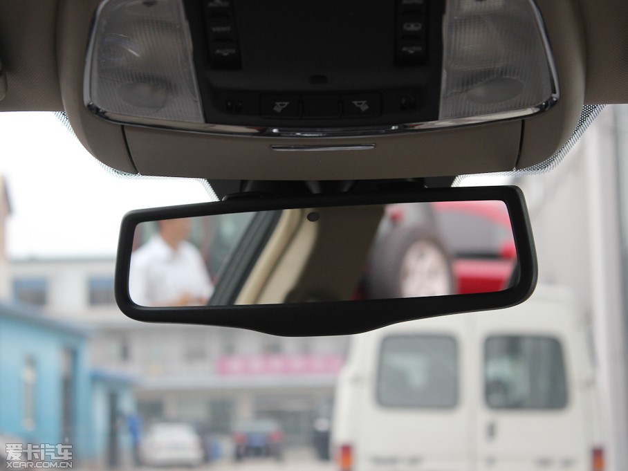 2012R˹300C(M(jn)) 3.6L A