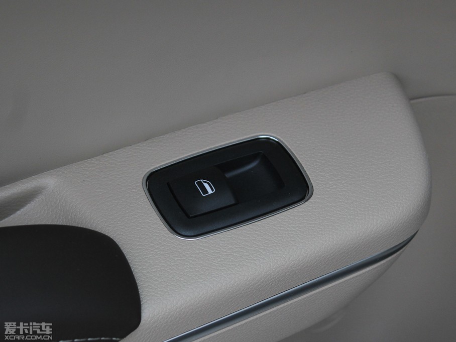 2012R˹300C(M) 3.6L A