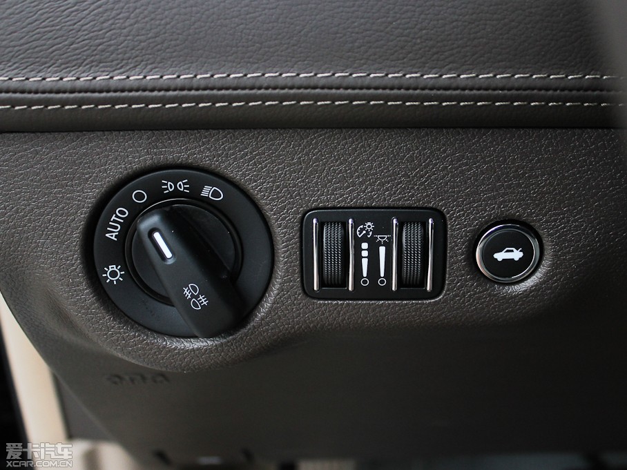 2012R˹300C(M) 3.6L A