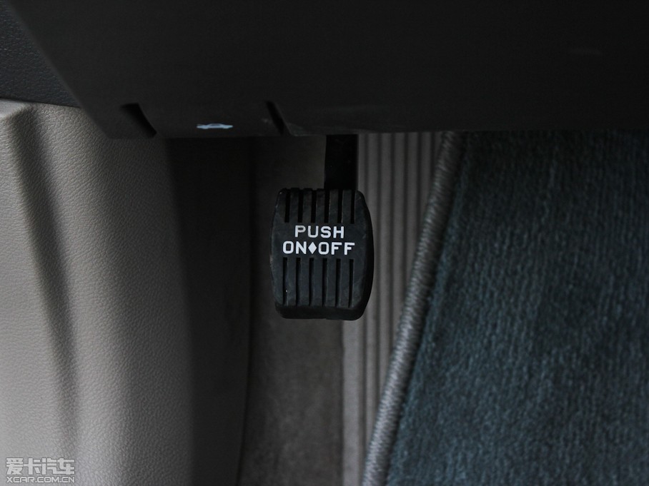 2012R˹300C(M(jn)) 3.6L A