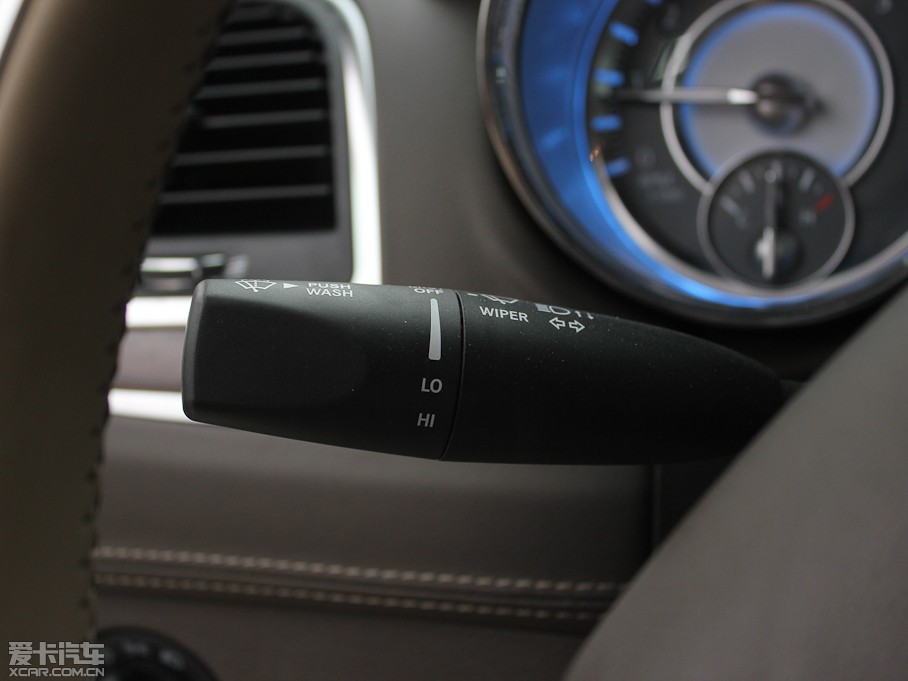 2012R˹300C(M(jn)) 3.6L A