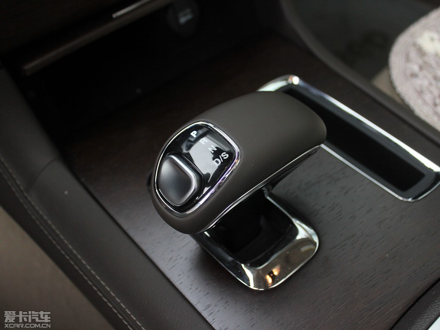 2012R˹300C(M(jn)) 3.6L A