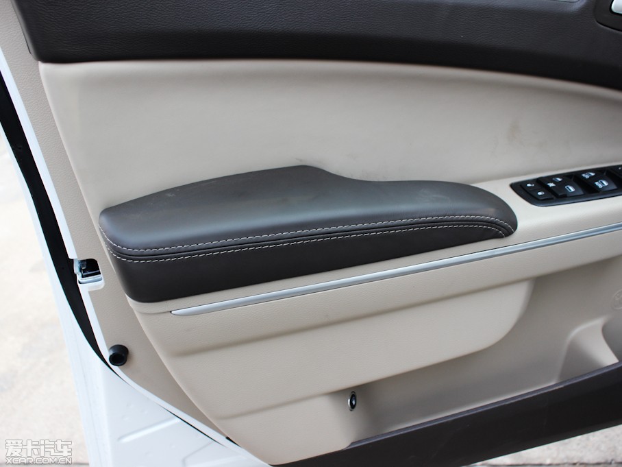 2013R˹300C(M(jn)) 3.6L 