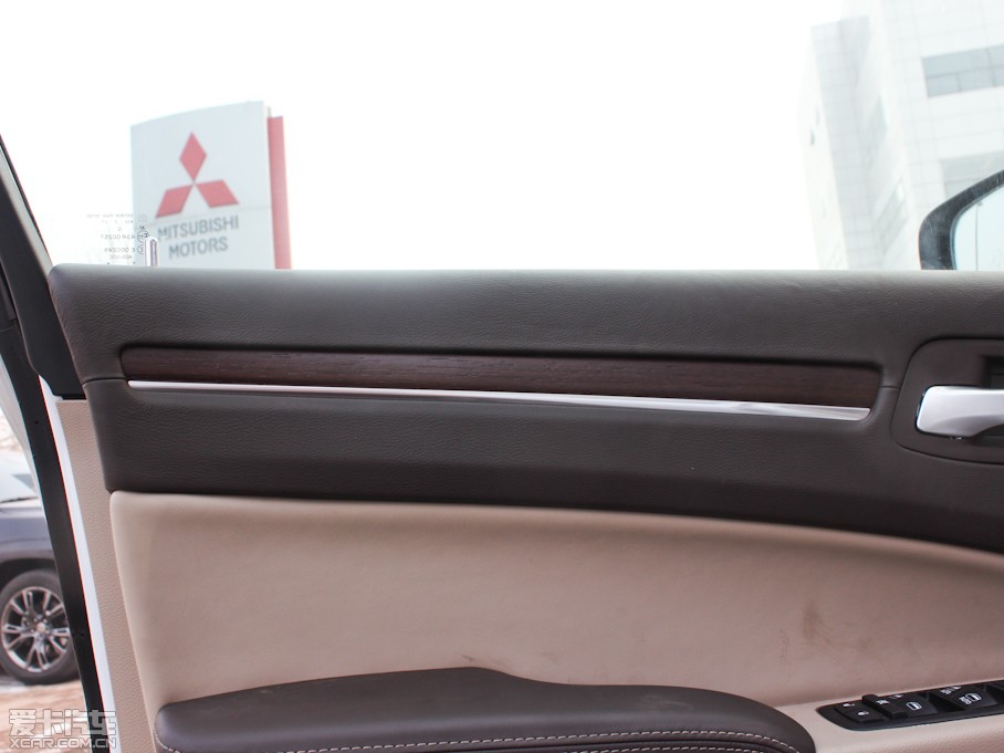 2013R˹300C(M(jn)) 3.6L 