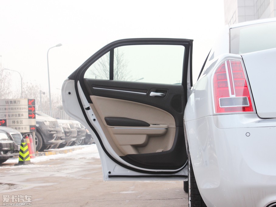 2013R˹300C(M(jn)) 3.6L 