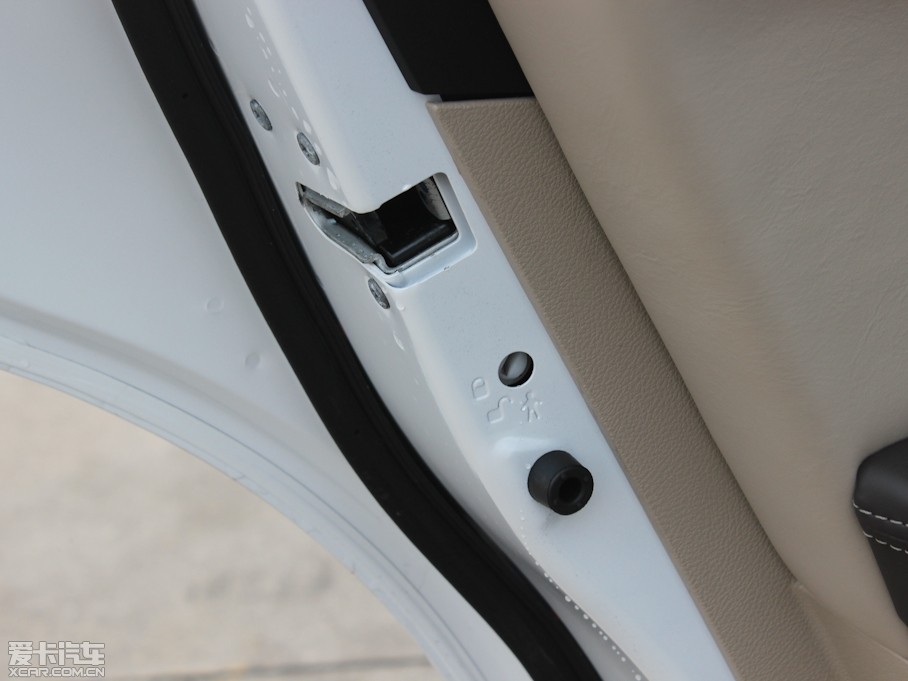 2013R˹300C(M(jn)) 3.6L 