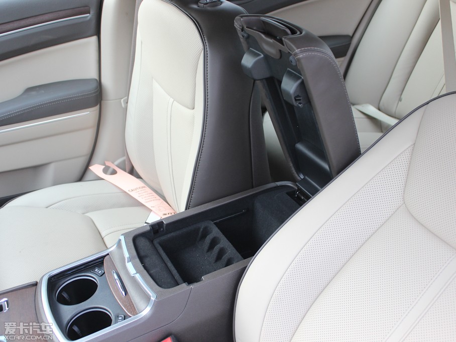 2013R˹300C(M(jn)) 3.6L 