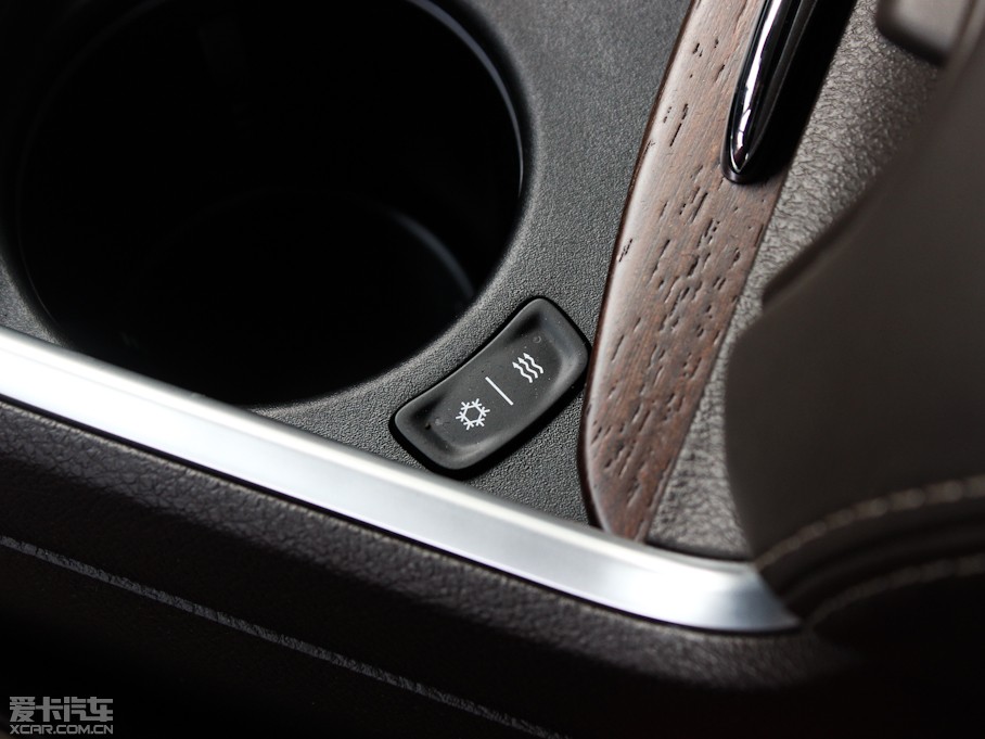 2013R˹300C(M(jn)) 3.6L 