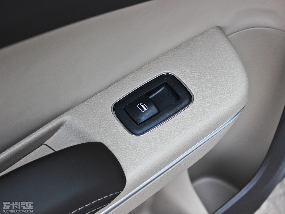 2013R˹300C(M(jn)) 3.6L 