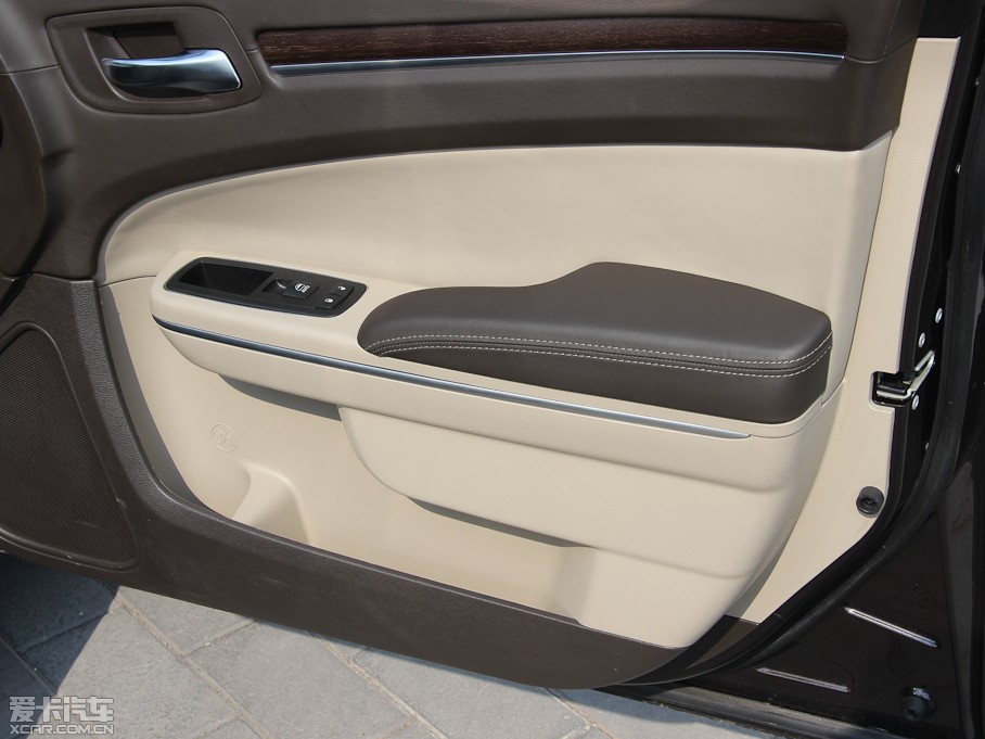 2013R˹300C(M(jn)) 3.6L 