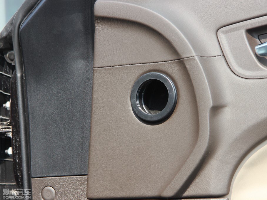 2013R˹300C(M(jn)) 3.6L 