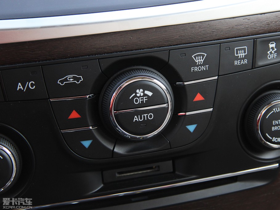 2013R˹300C(M(jn)) 3.6L 