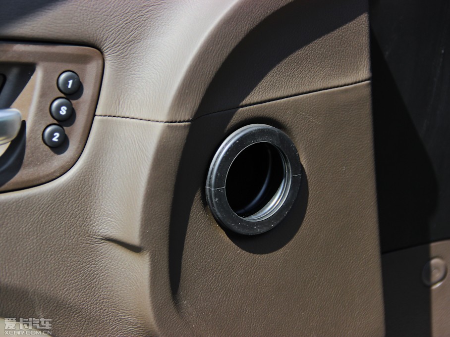 2013R˹300C(M(jn)) 3.6L m