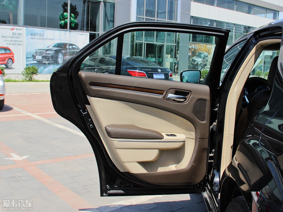 2013R˹300C(M) 3.6L m