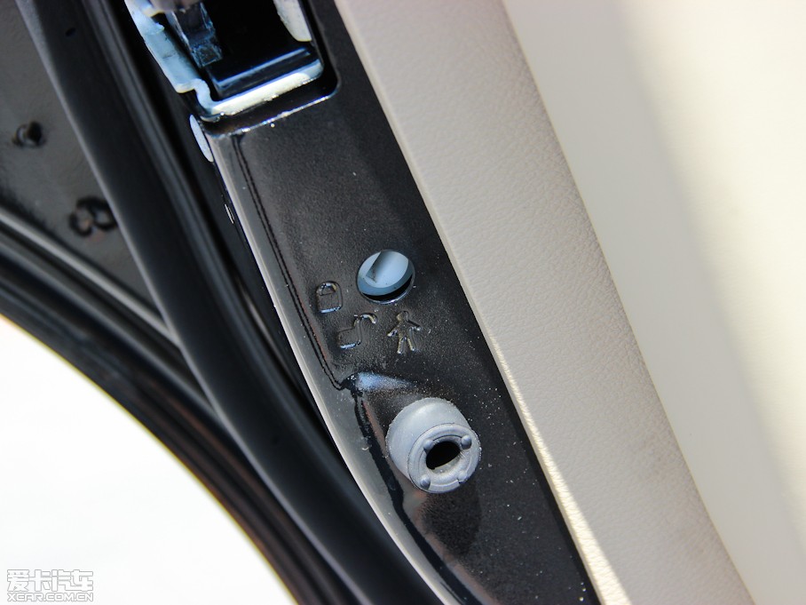 2013R˹300C(M) 3.6L m