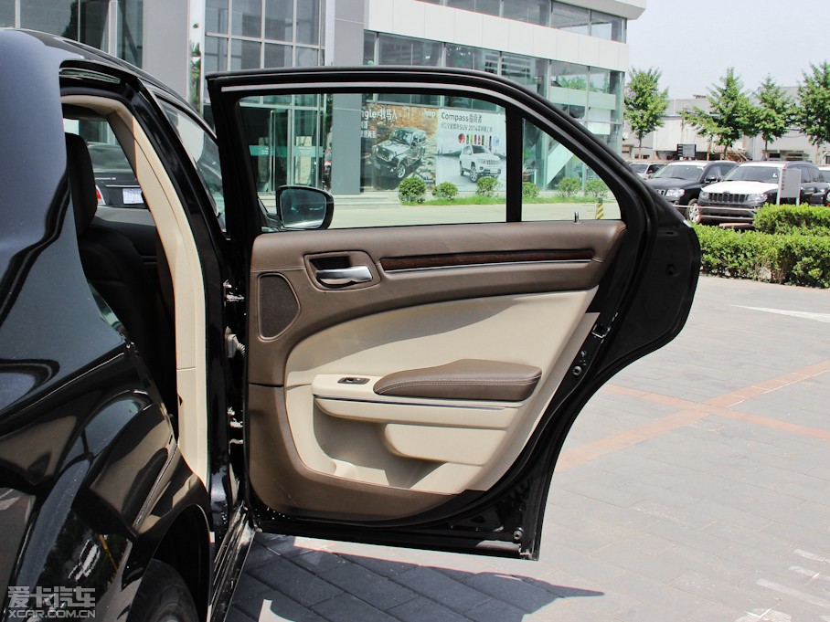 2013R˹300C(M) 3.6L m