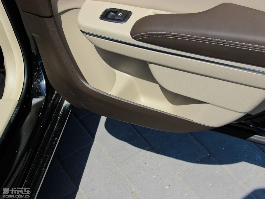 2013R˹300C(M) 3.6L m