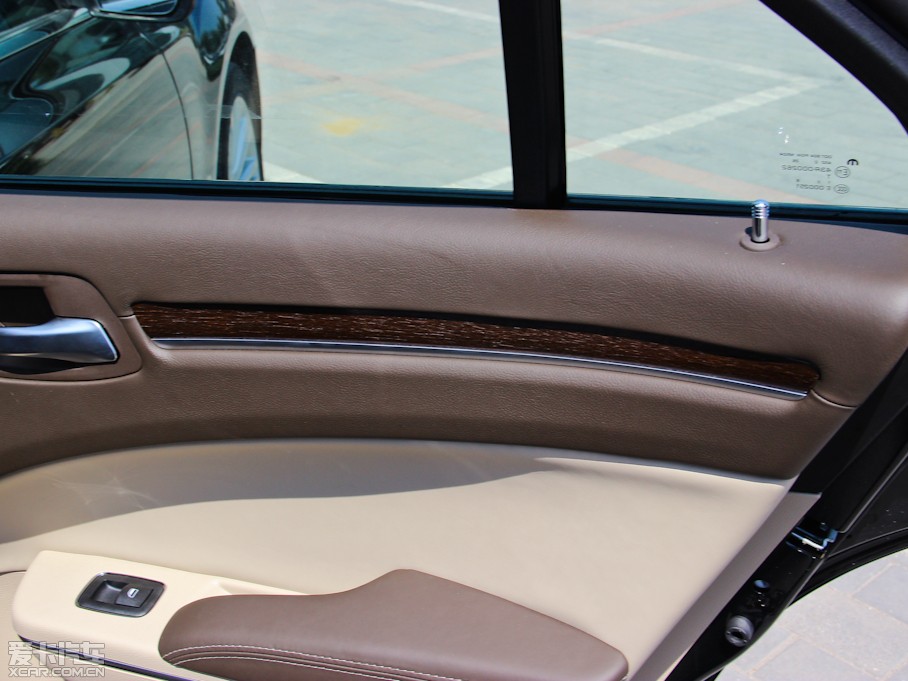 2013R˹300C(M) 3.6L m