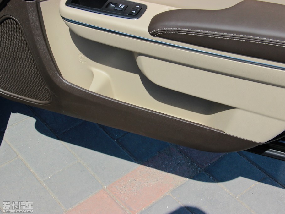 2013R˹300C(M) 3.6L m