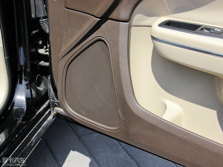 2013R˹300C(M) 3.6L m