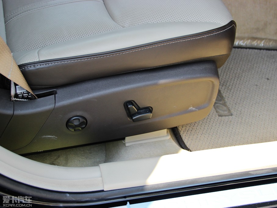 2013R˹300C(M) 3.6L m