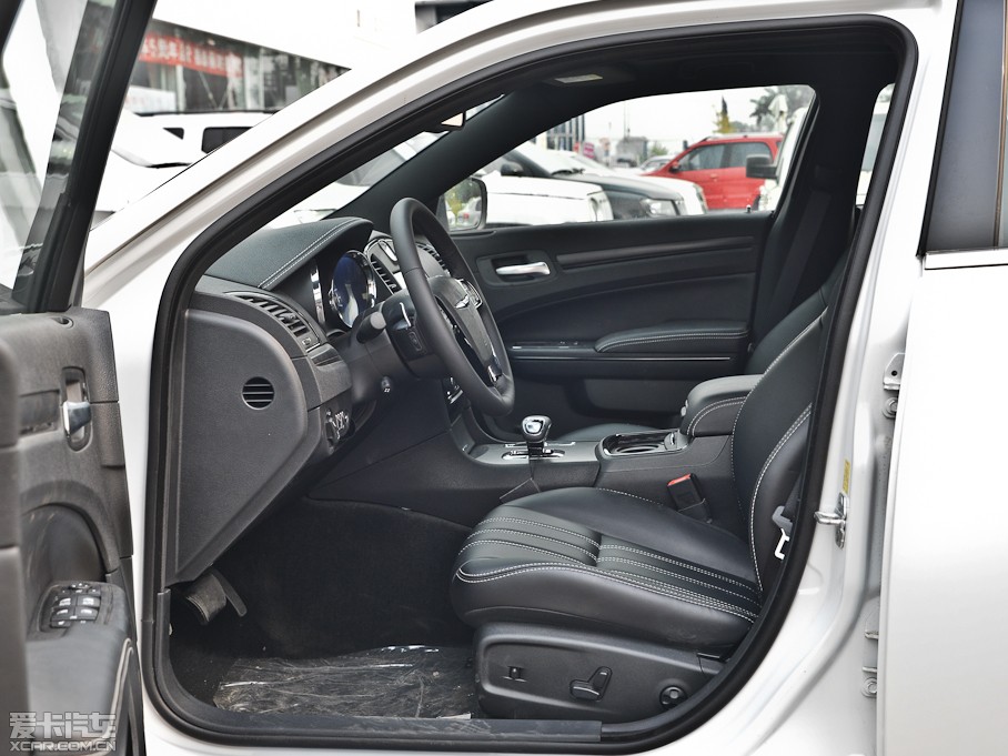 2013R˹300C(M(jn)) 3.6L Shа