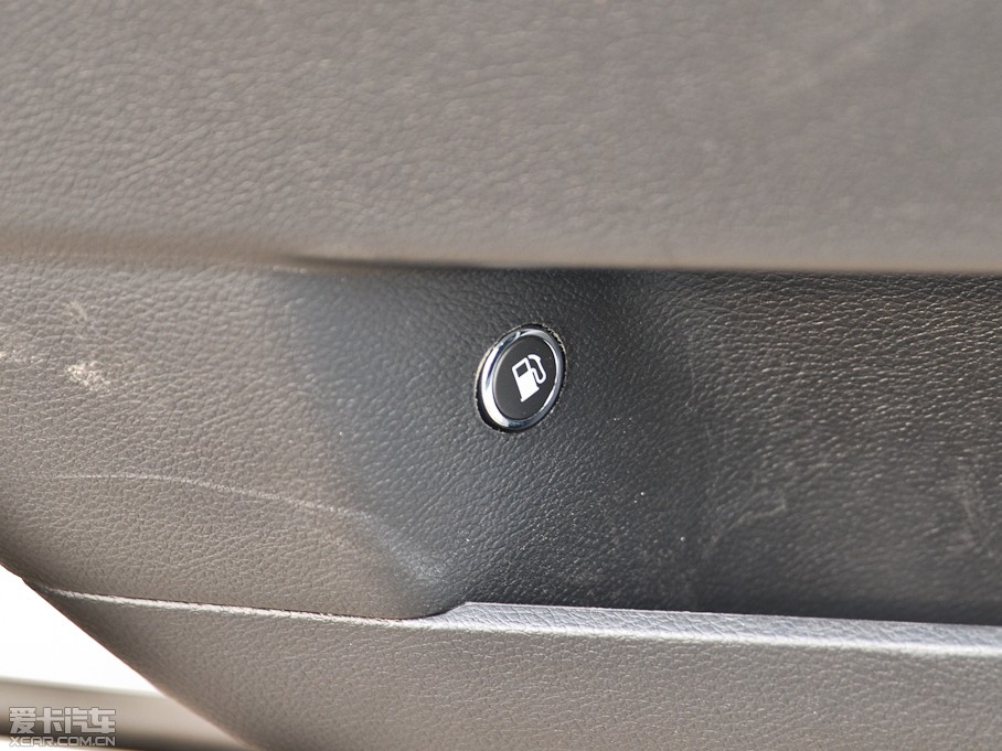 2013R˹300C(M(jn)) 3.6L Shа